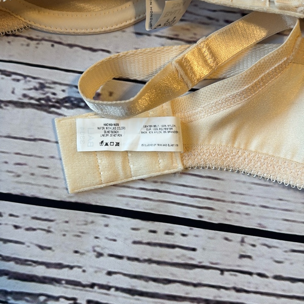 RARE Bali Minimizer 3364 Butterfly Detail Bra Light Beige 34C NWT- Lot of 2 - Picture 12 of 13